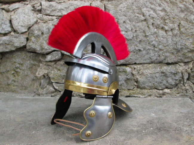 elmo_medievale_centurione_romano